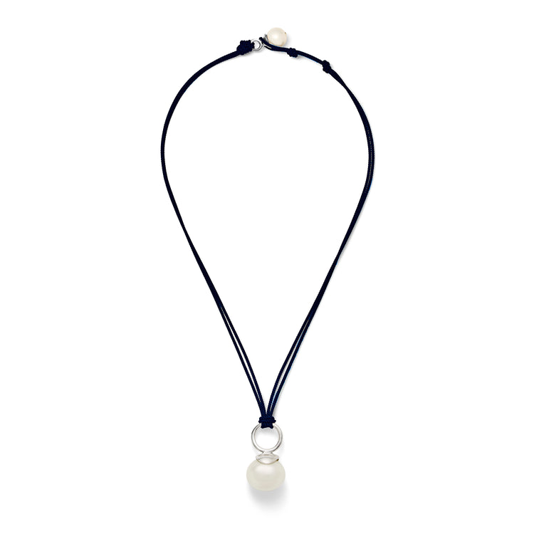 Modern cord pearl pendant black/white
